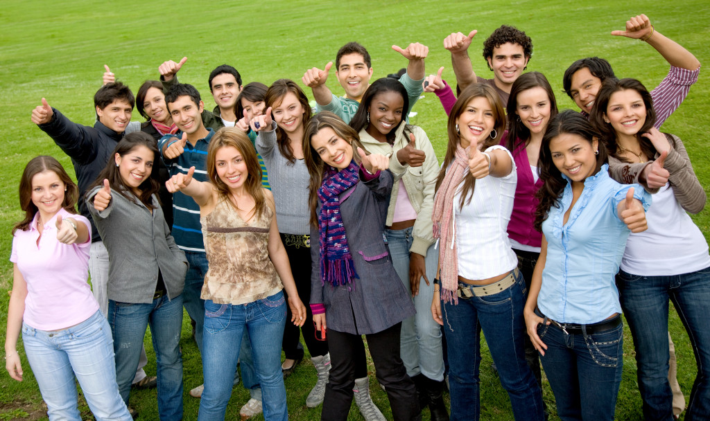 shutterstock_21638899 A group of people that follow a nutritionist whole food diet